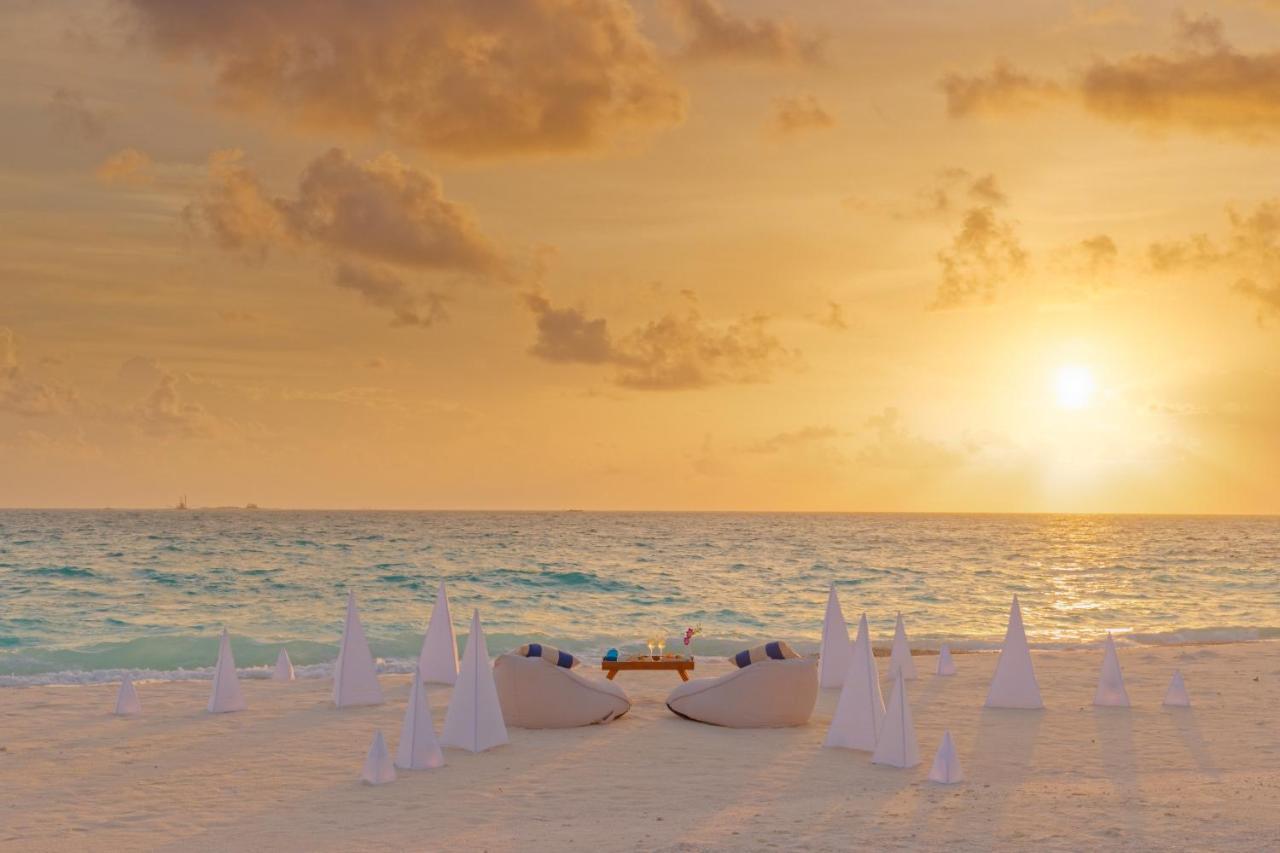 Grand Park Kodhipparu Maldives Hotel Baros Island Bagian luar foto