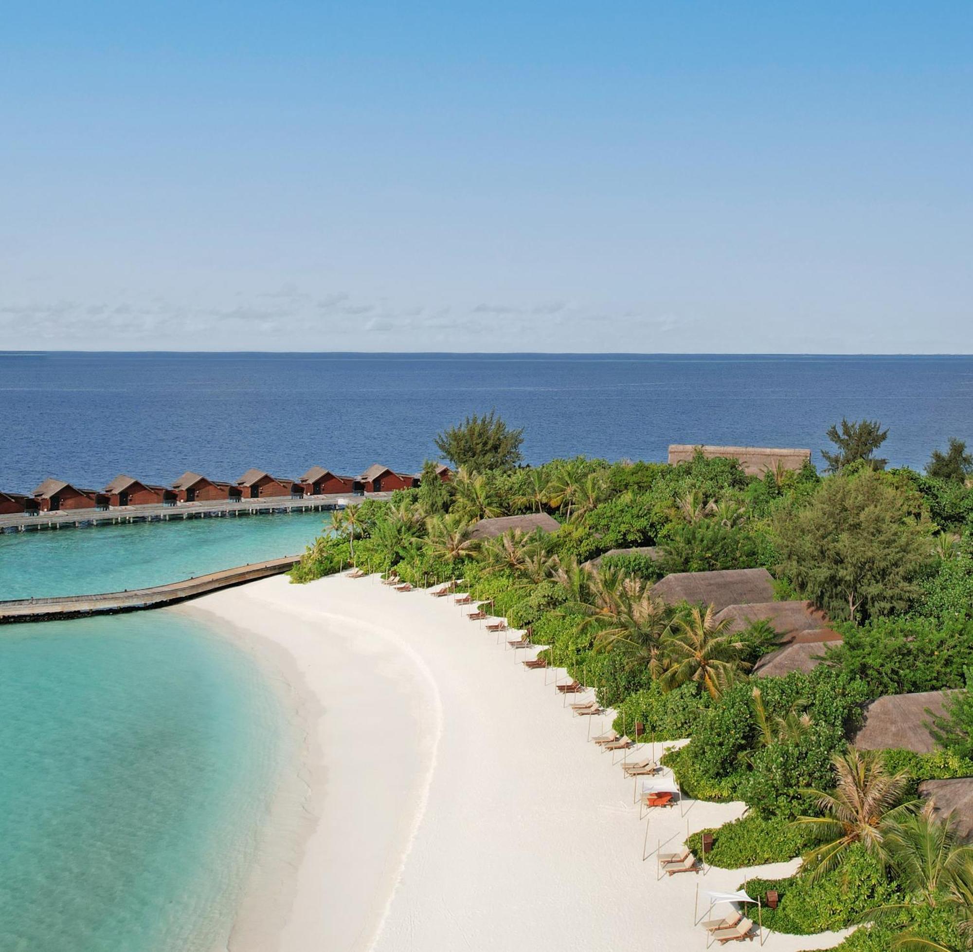 Grand Park Kodhipparu Maldives Hotel Baros Island Bagian luar foto