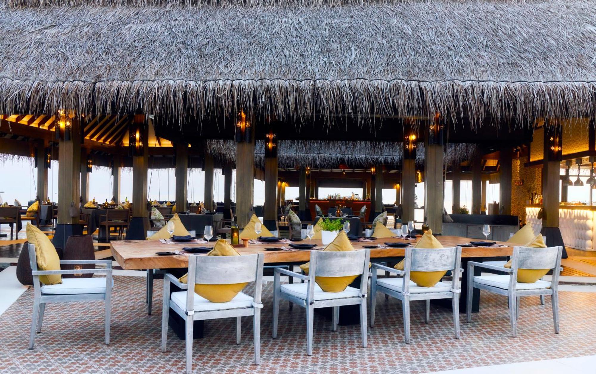 Grand Park Kodhipparu Maldives Hotel Baros Island Bagian luar foto