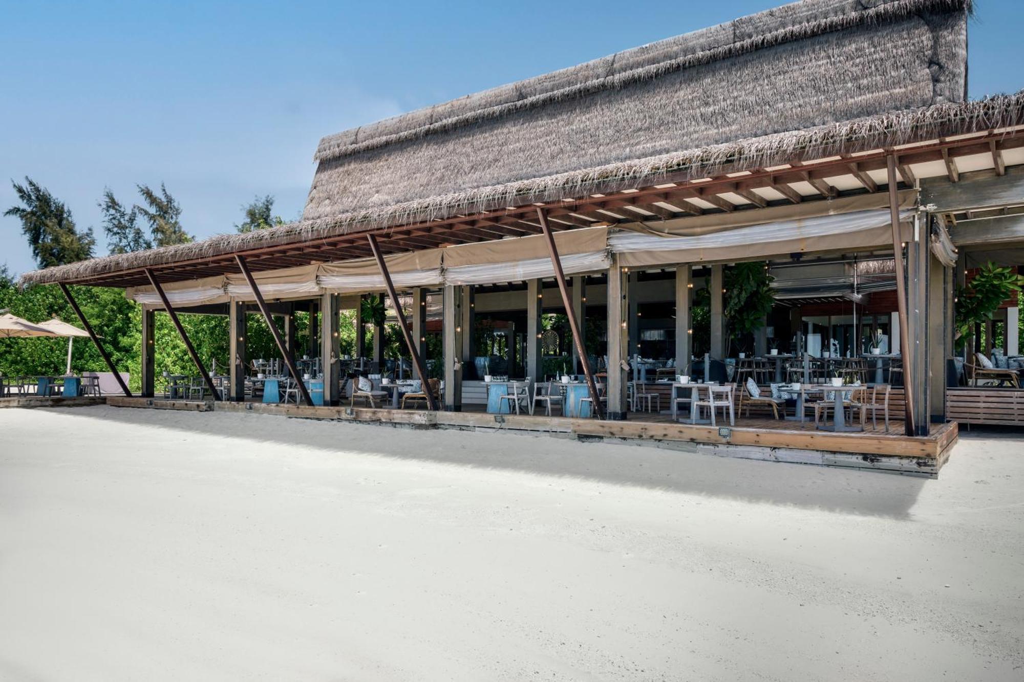 Grand Park Kodhipparu Maldives Hotel Baros Island Bagian luar foto