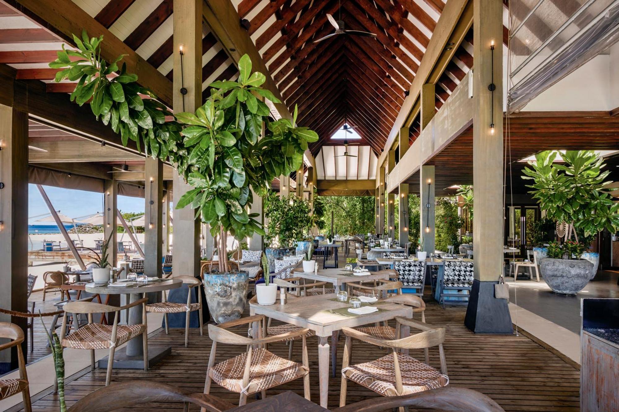 Grand Park Kodhipparu Maldives Hotel Baros Island Bagian luar foto