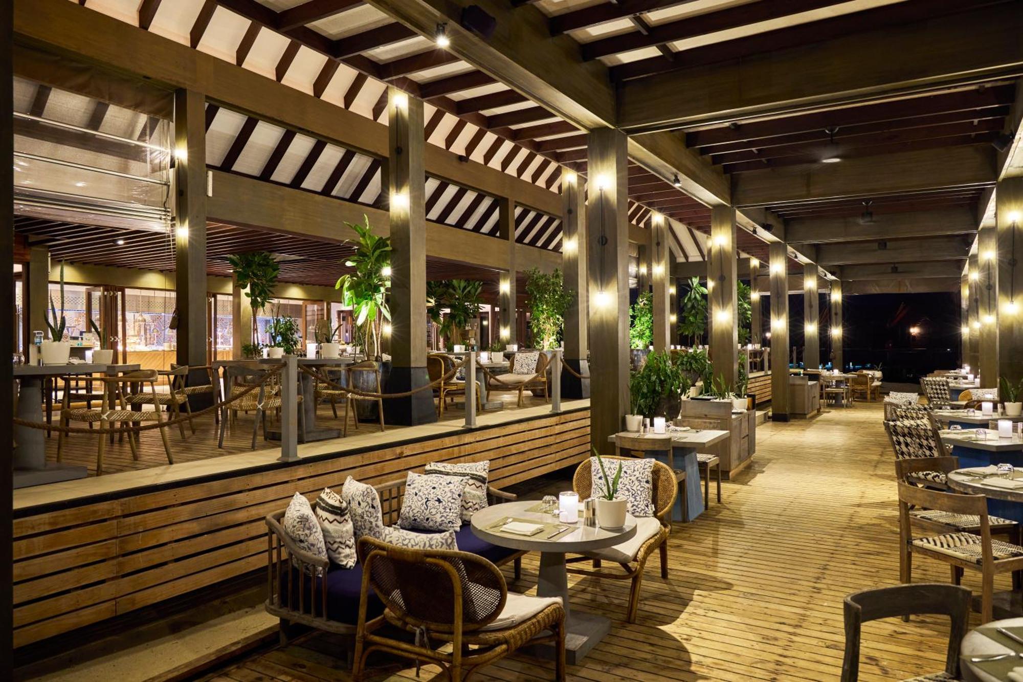 Grand Park Kodhipparu Maldives Hotel Baros Island Bagian luar foto