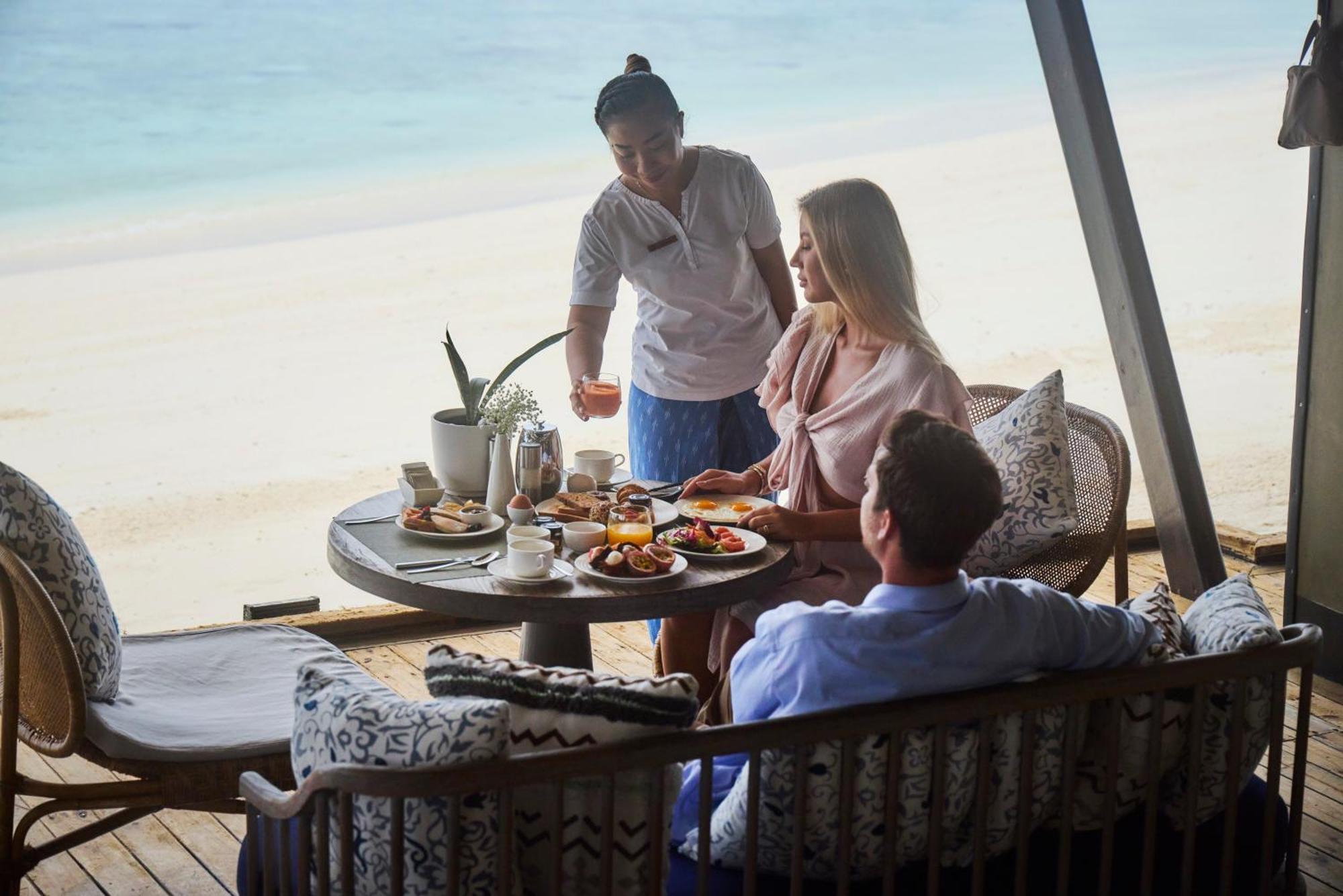 Grand Park Kodhipparu Maldives Hotel Baros Island Bagian luar foto