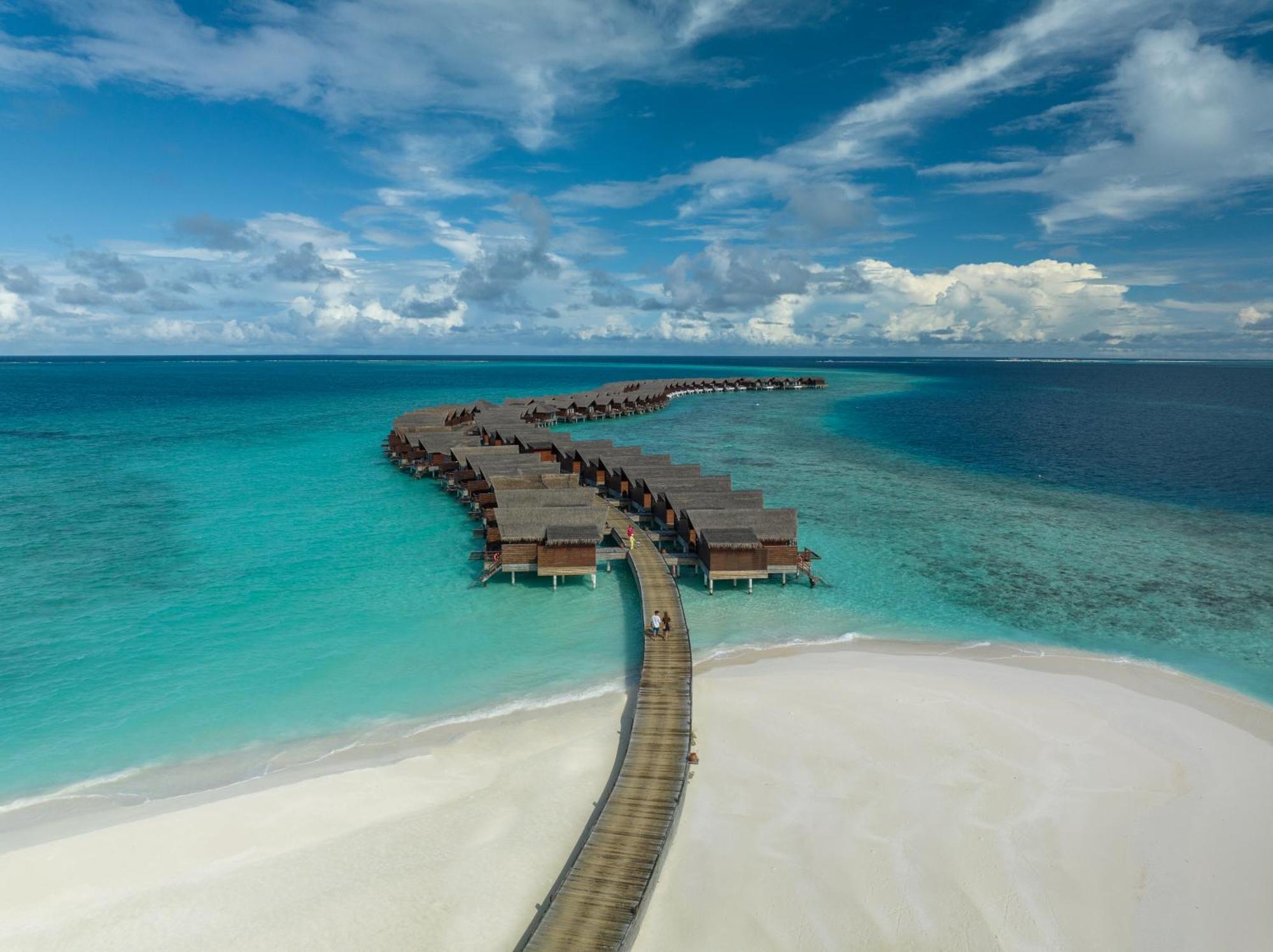Grand Park Kodhipparu Maldives Hotel Baros Island Bagian luar foto
