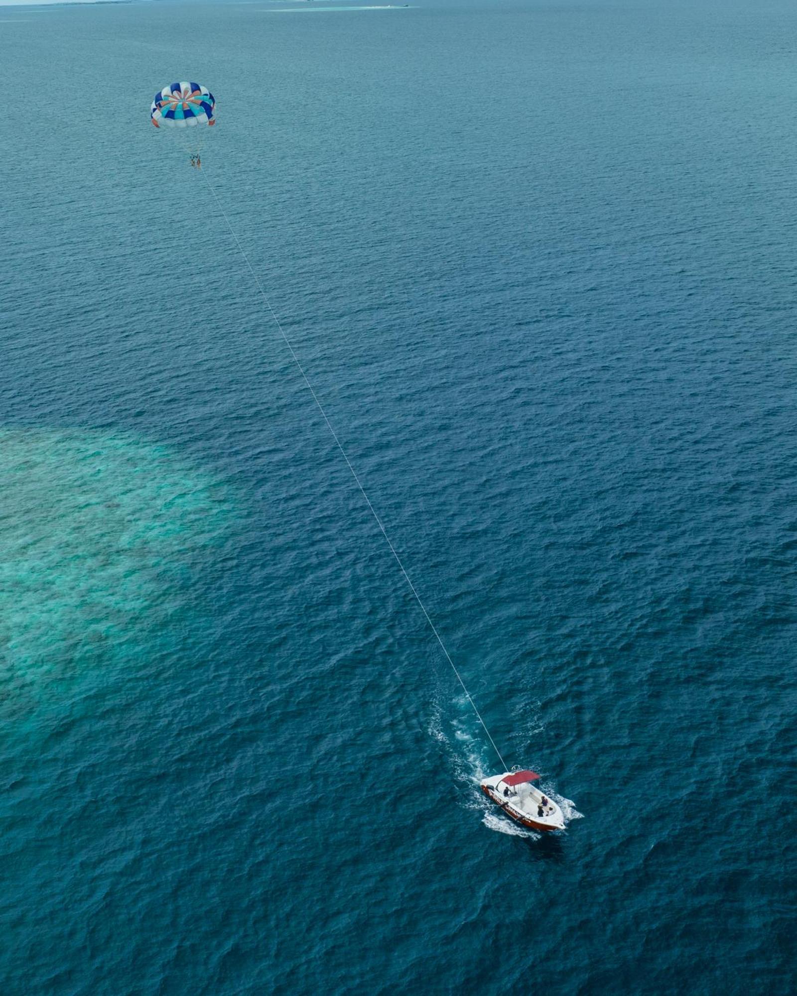 Grand Park Kodhipparu Maldives Hotel Baros Island Bagian luar foto