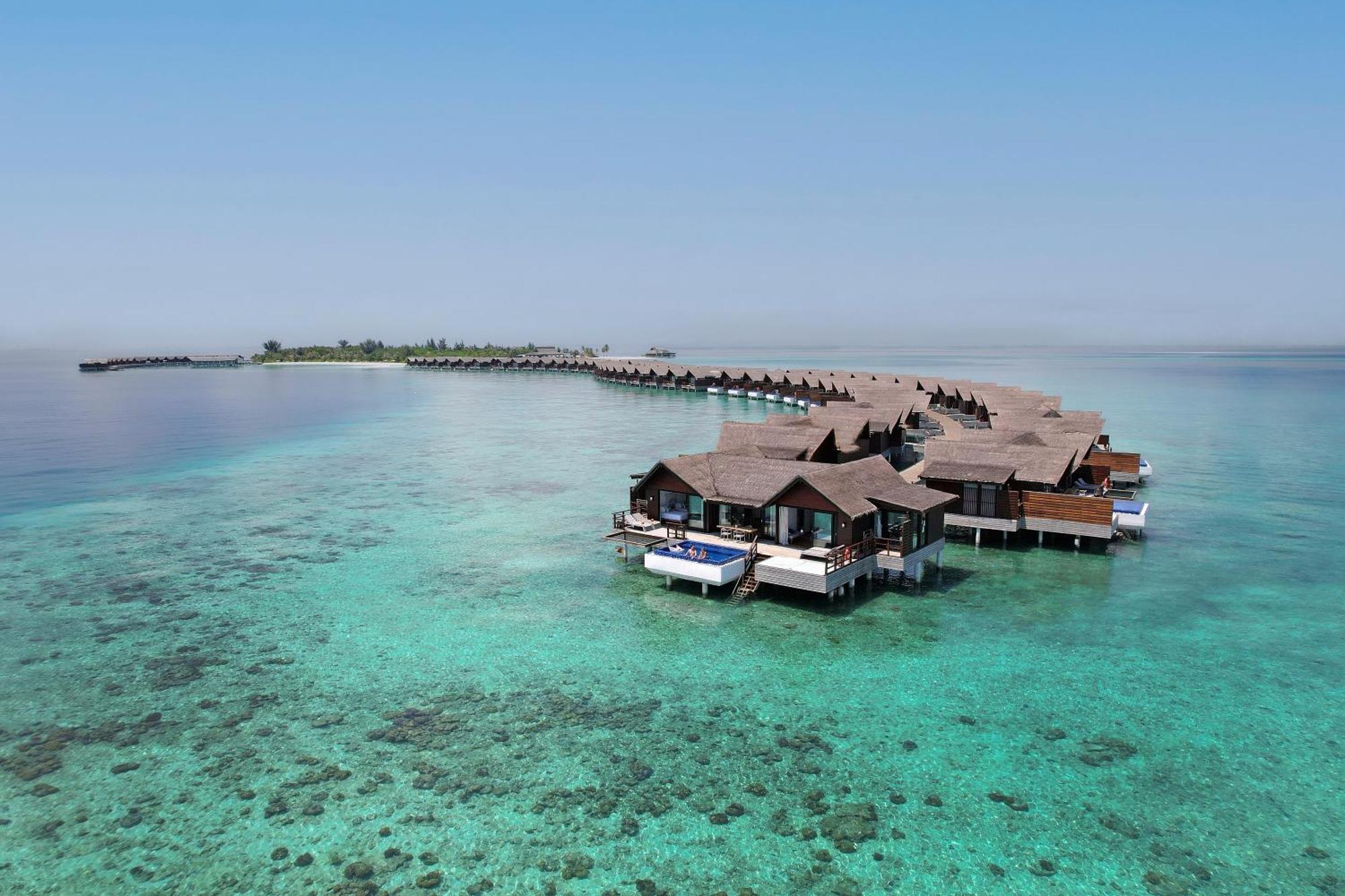Grand Park Kodhipparu Maldives Hotel Baros Island Bagian luar foto